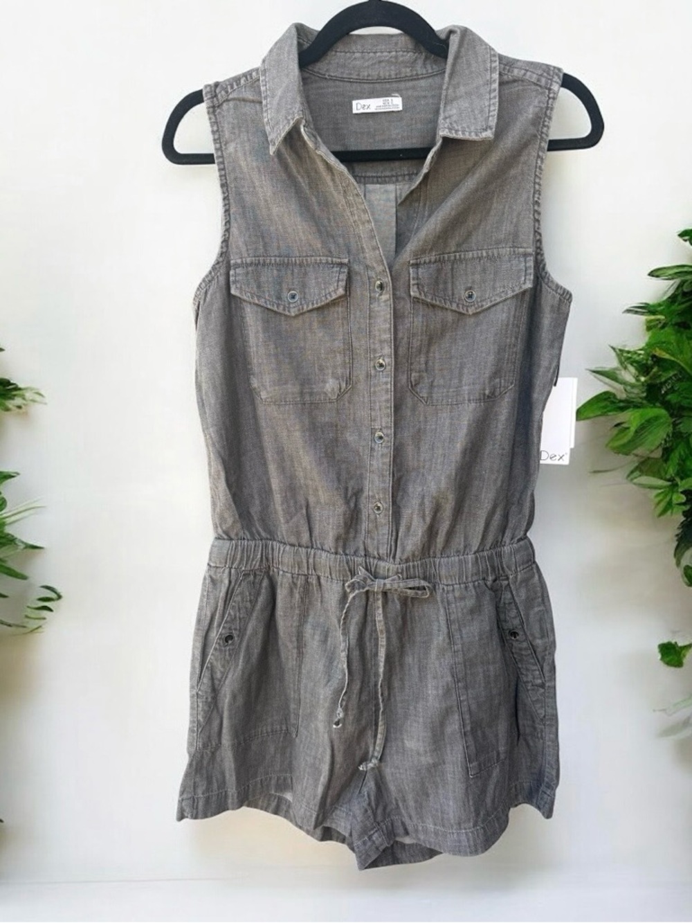 Dex NWT Grey Chanlmbray Romper Small